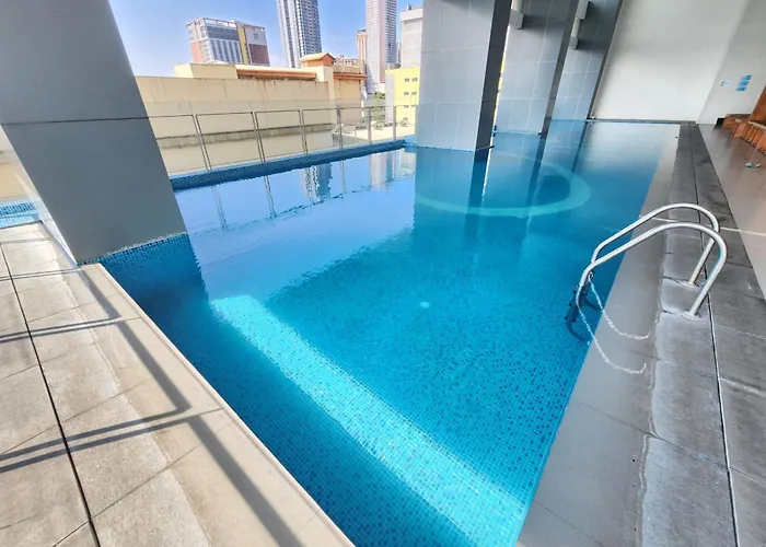 Uhome Lacson 3* マニラ市