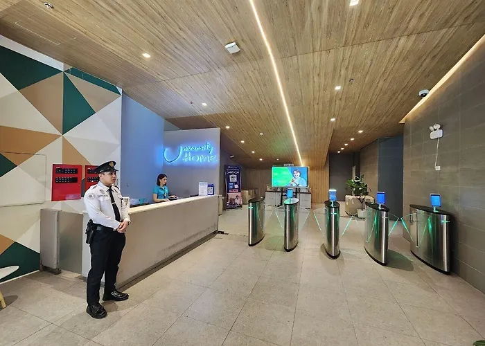 Uhome Lacson アパートホテル マニラ市