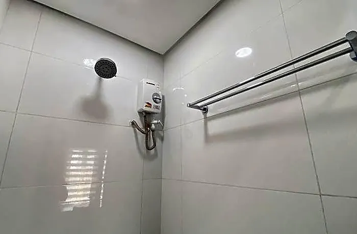 Uhome Lacson 3*
